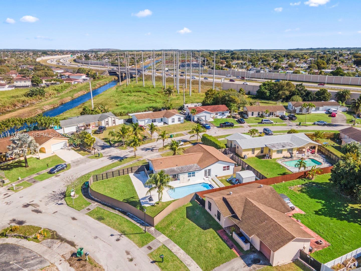 MEADOW WOOD MANOR #4 - Residential