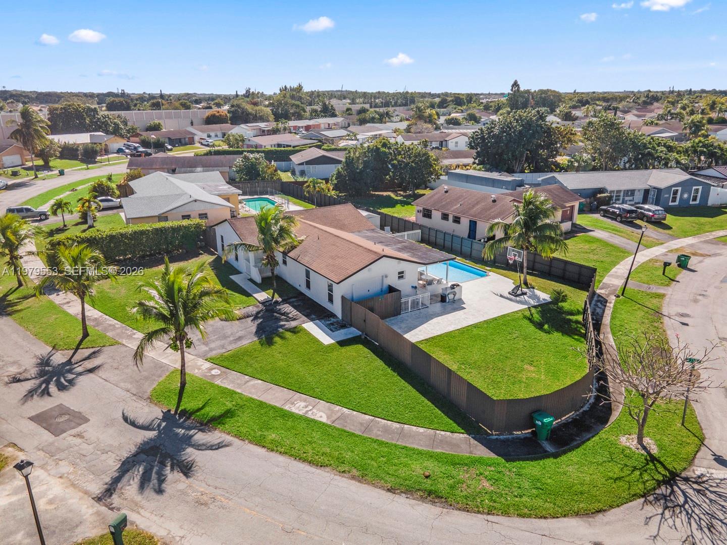 MEADOW WOOD MANOR #4 - Residential