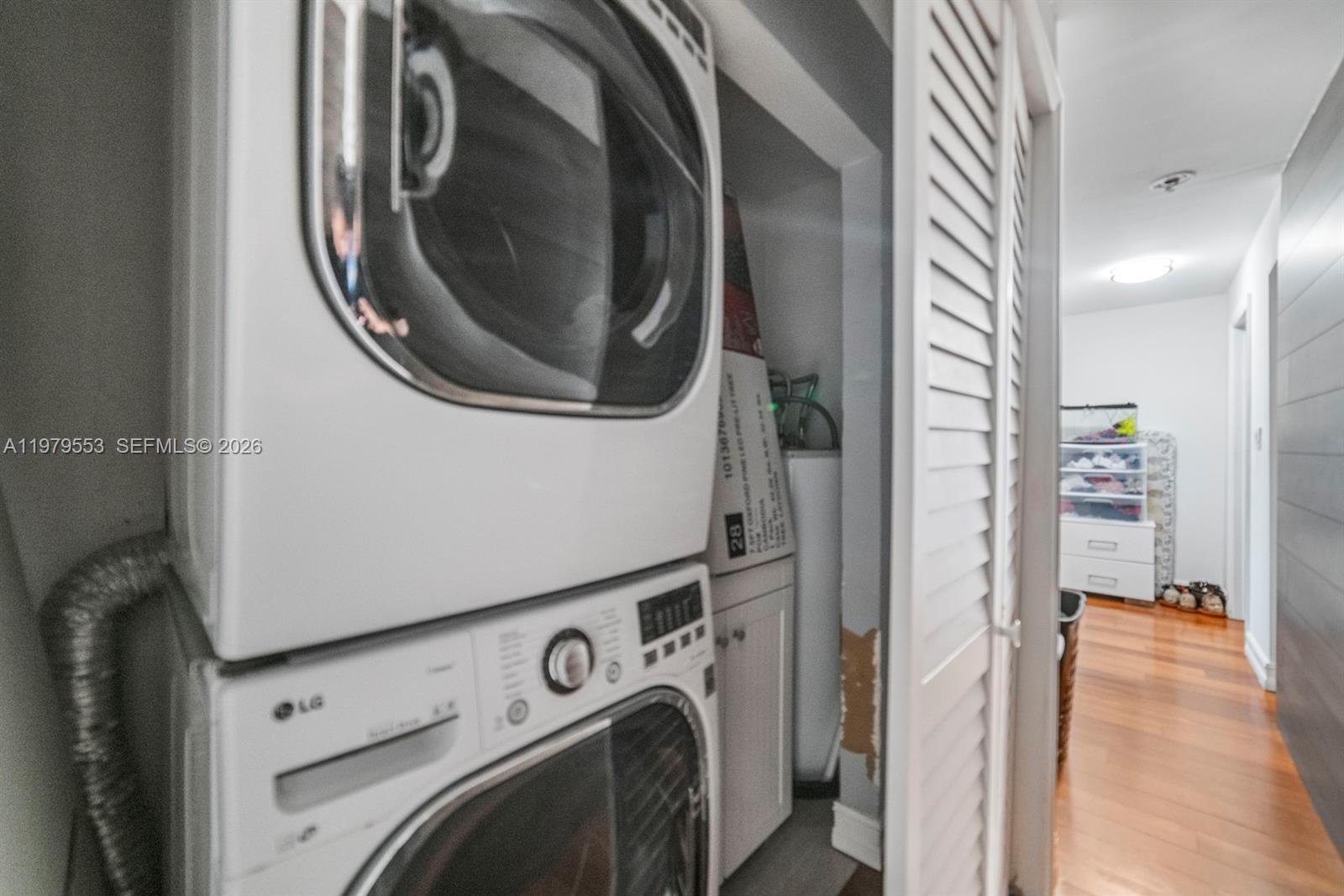 MEADOW WOOD MANOR #4 - Residential