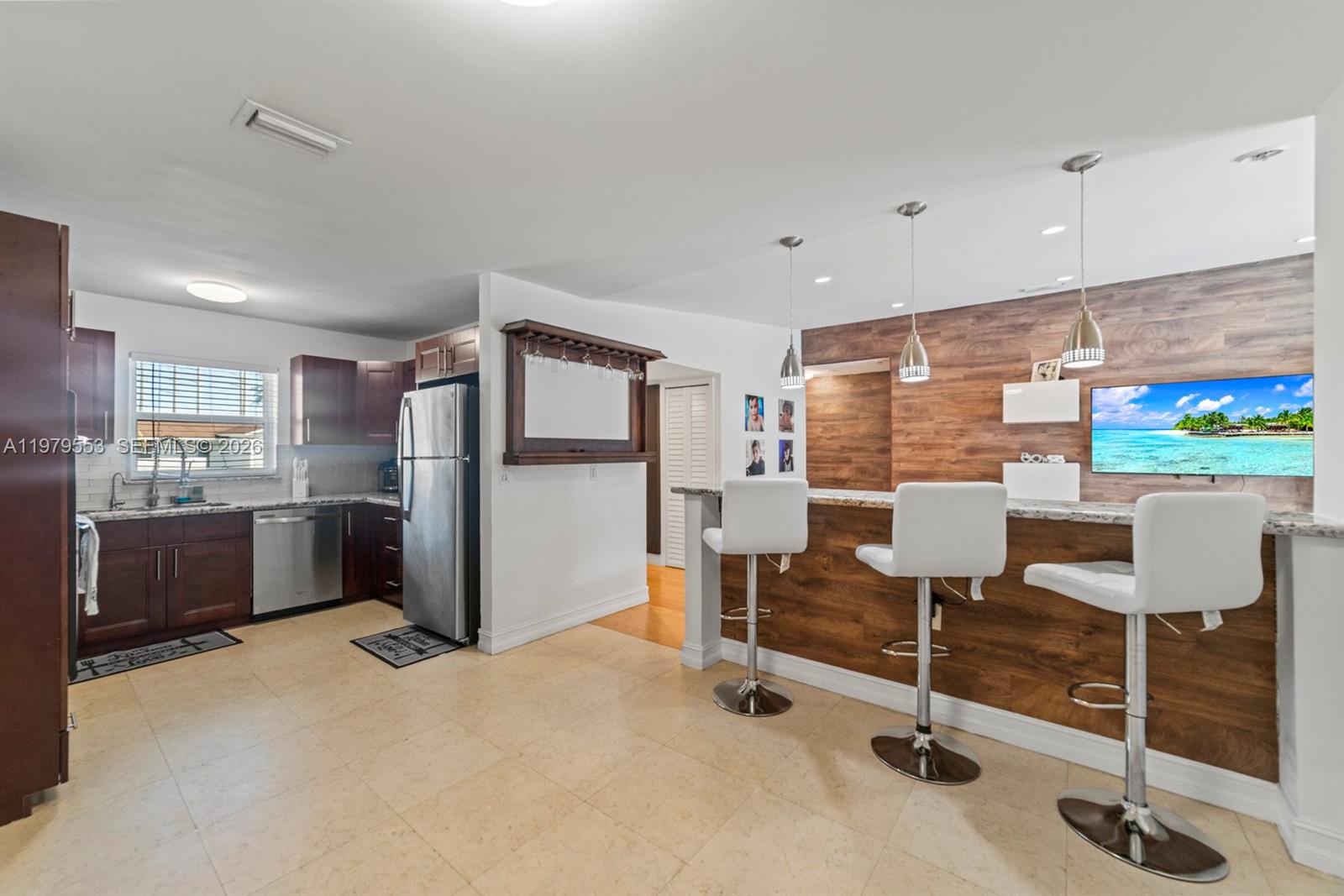 MEADOW WOOD MANOR #4 - Residential