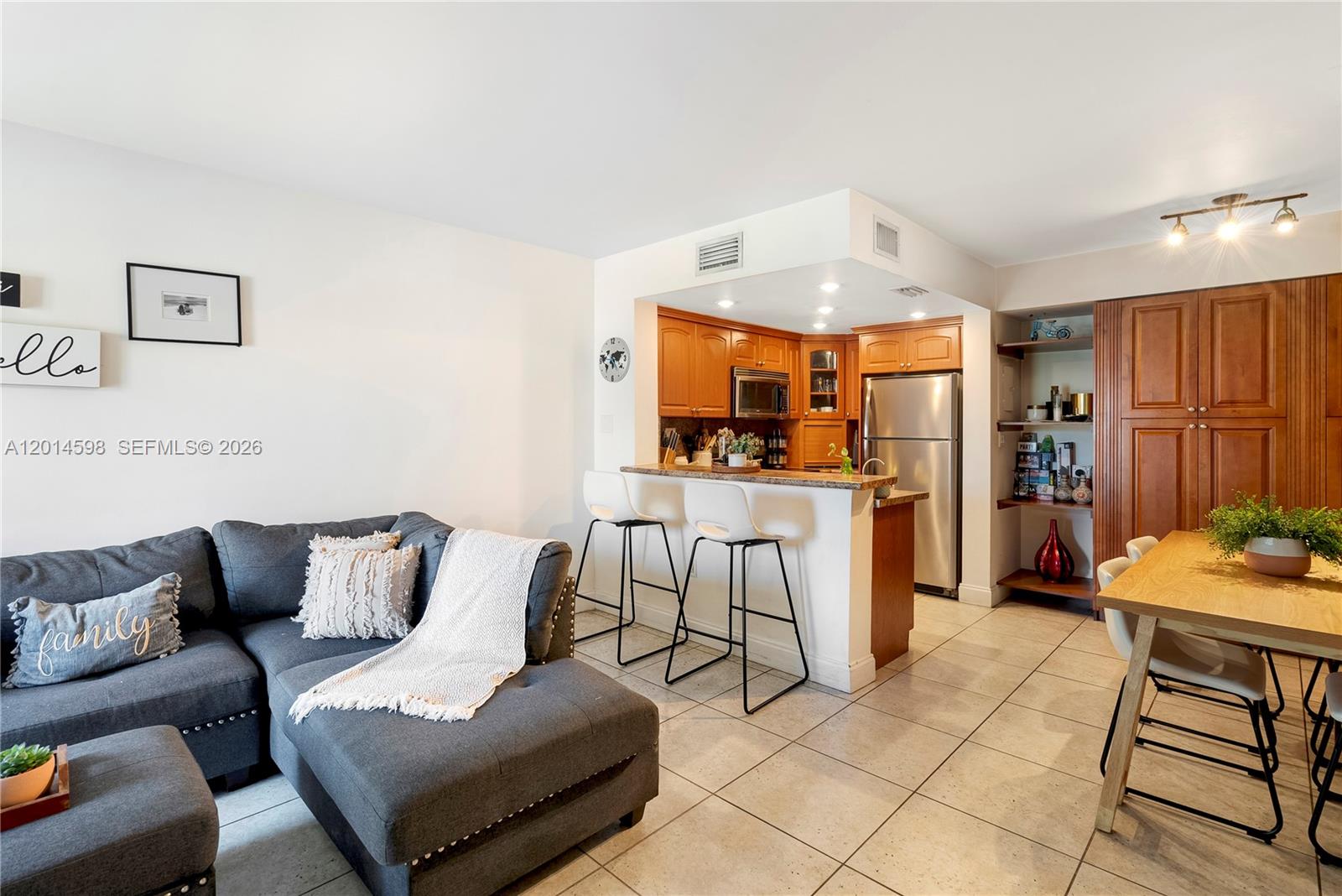 CORAL POINTE TOWNHOMES CO - Residential