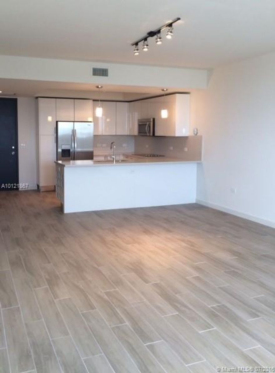 Move into this brand new building in the heart of Mary Brickell Village; Largest 1 bedroom over 1000 Sq. Ft. overlooking the city and ocean.  Huge Living-Dining; top of the kitchen with stainless steel appliances; laundry room with large washer and dryer.  Amenities feature gym, yoga/pilates studio, billiard room, large pool area and much more. Walk everywhere. EZ to show, courtesy key at Listing Office, located in Mary Brickell Village.