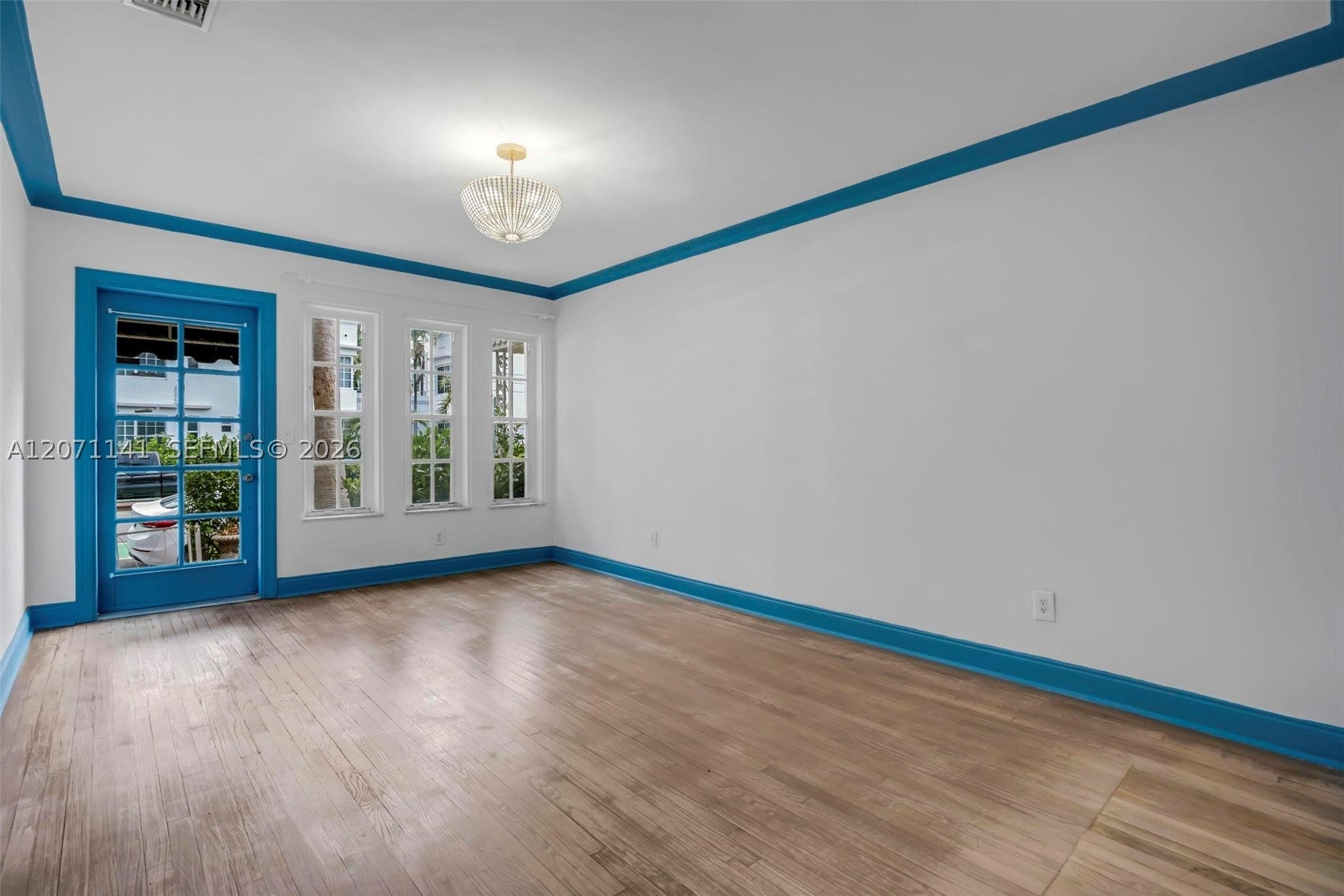 1605 Michigan Ave 929