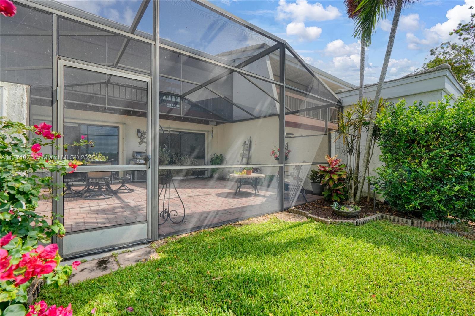 FAMILY TOWNHOUSES OF THE - Residential