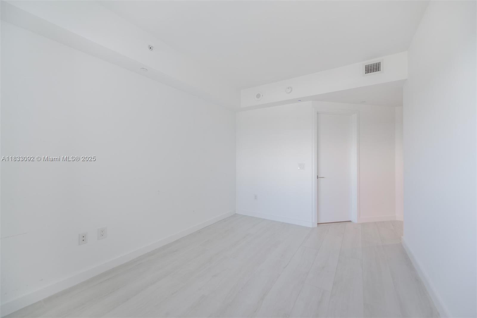 PARAISO BAY CONDO - Residential