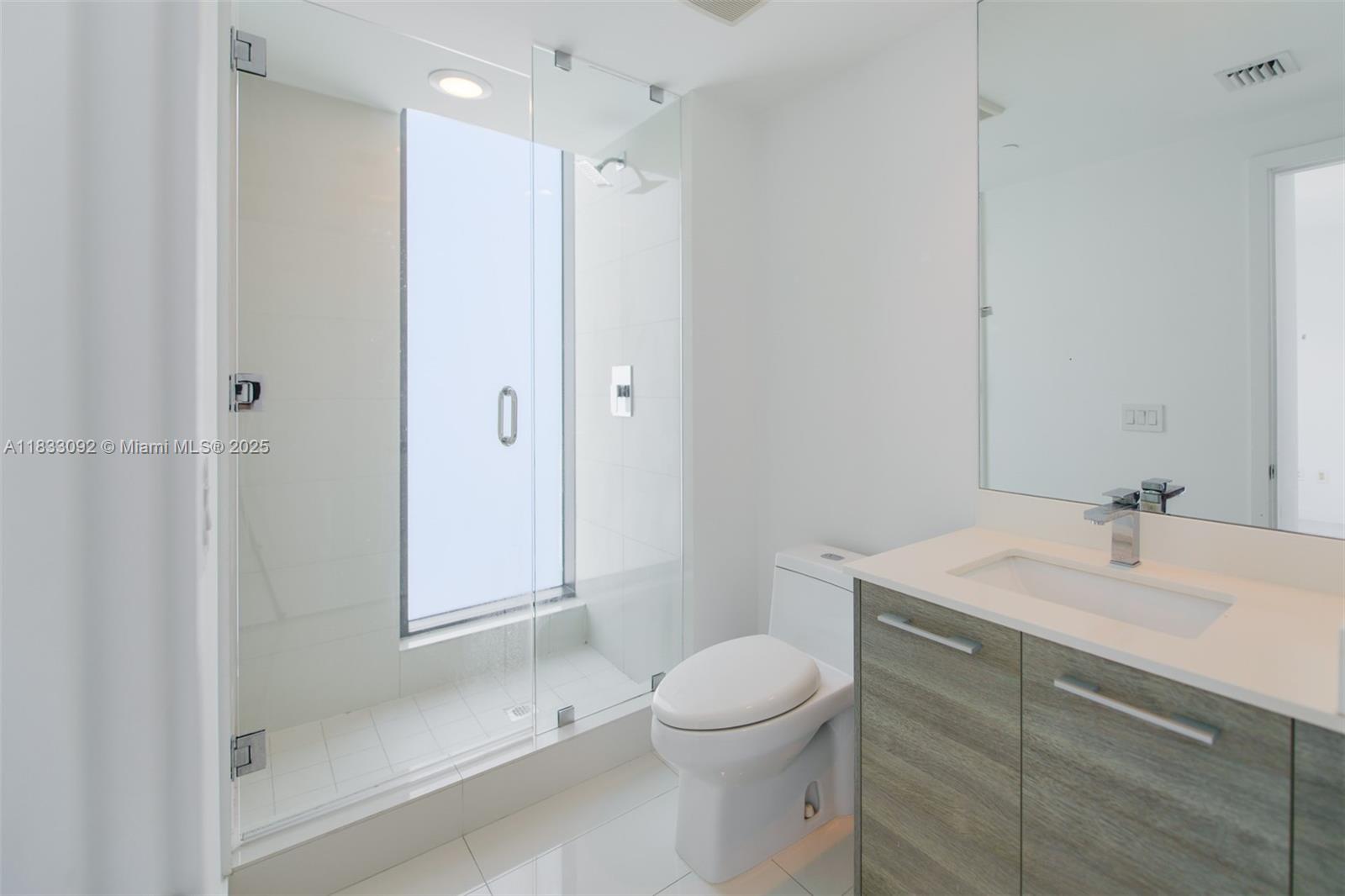 PARAISO BAY CONDO - Residential