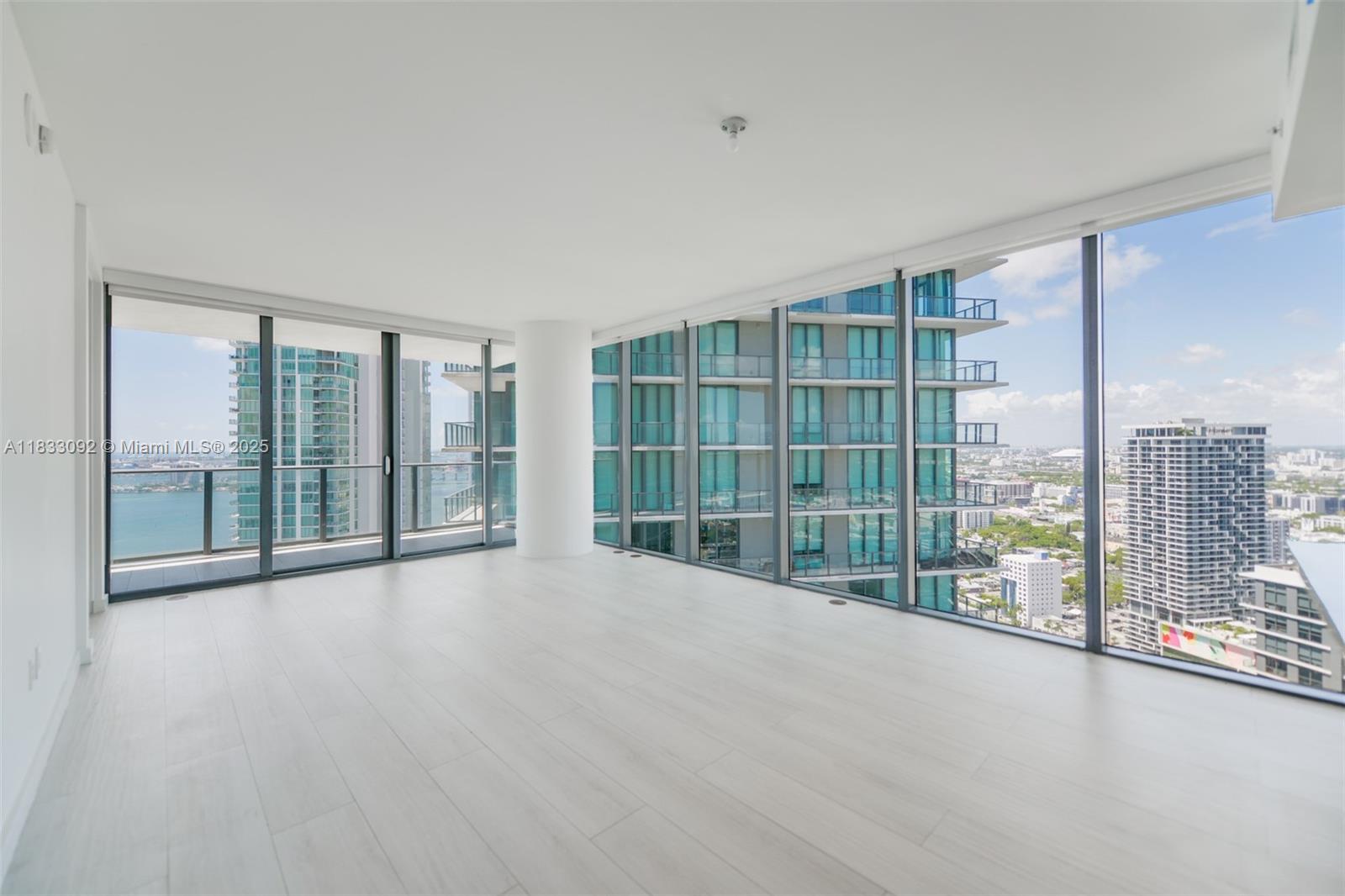 PARAISO BAY CONDO - Residential