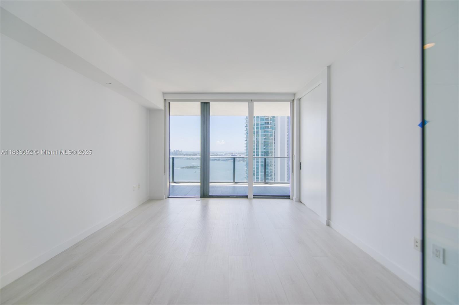 PARAISO BAY CONDO - Residential