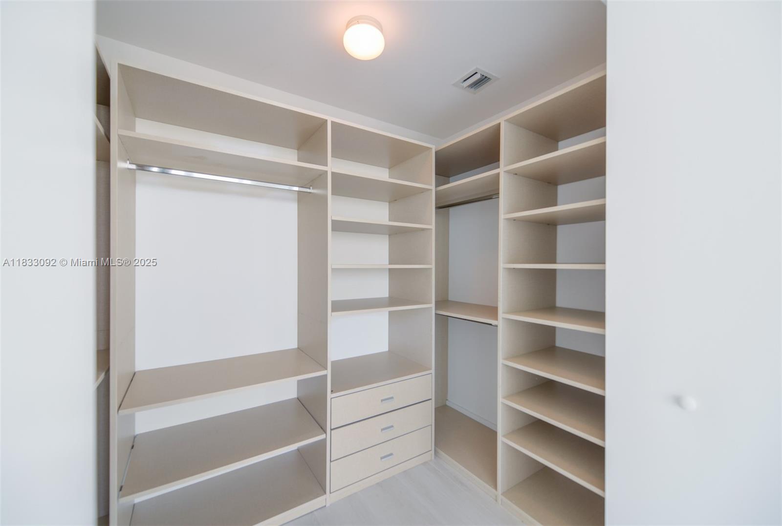 PARAISO BAY CONDO - Residential