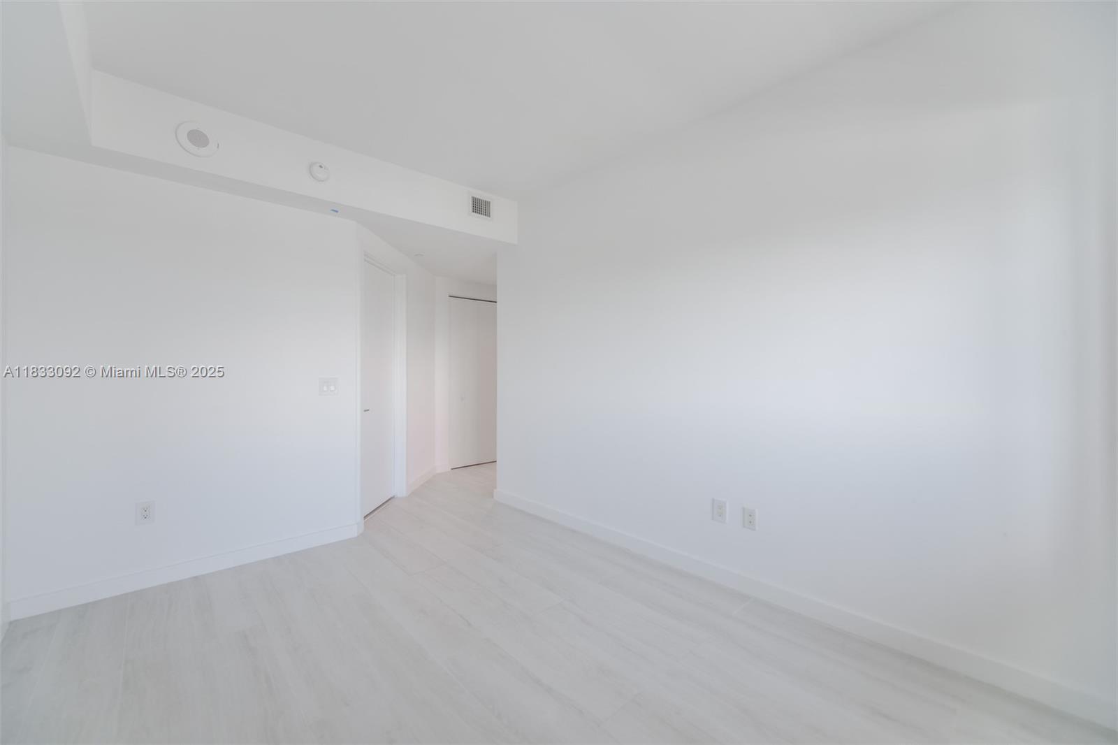 PARAISO BAY CONDO - Residential