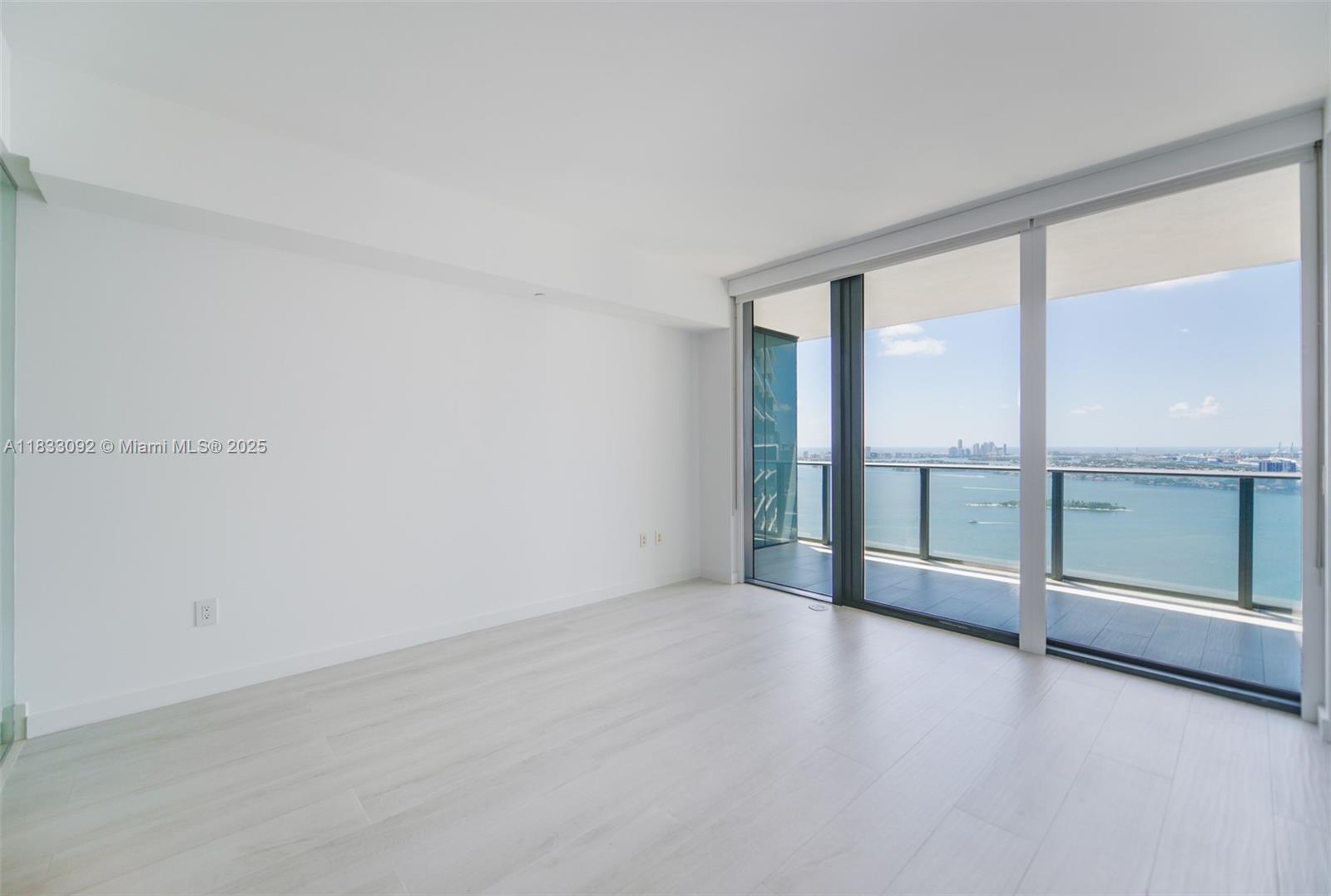 PARAISO BAY CONDO - Residential