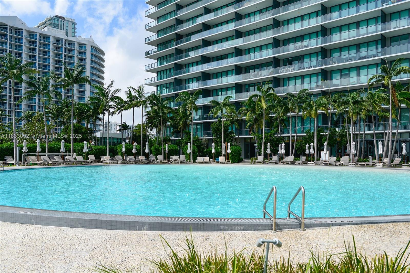PARAISO BAY CONDO - Residential