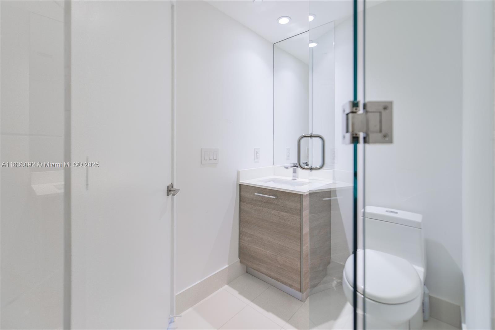 PARAISO BAY CONDO - Residential