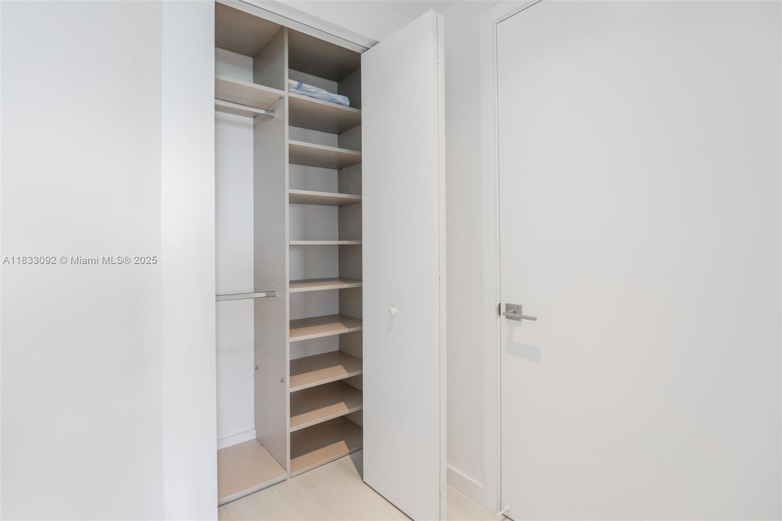 PARAISO BAY CONDO - Residential