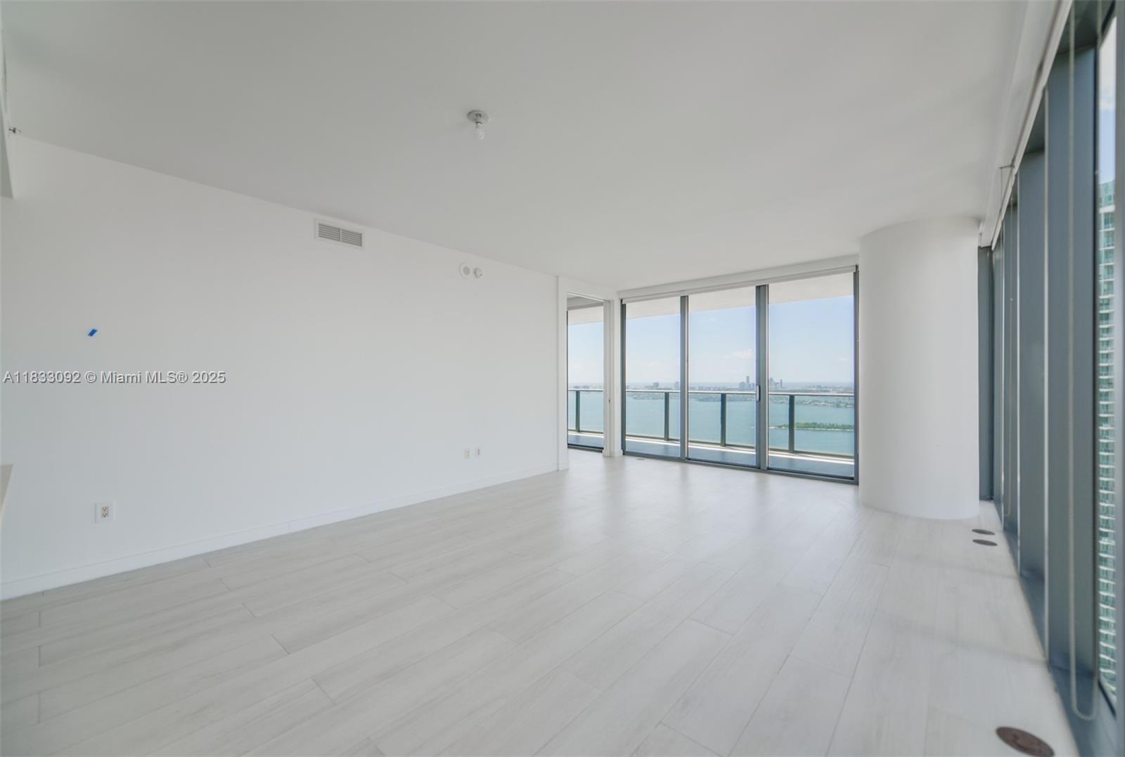 PARAISO BAY CONDO - Residential