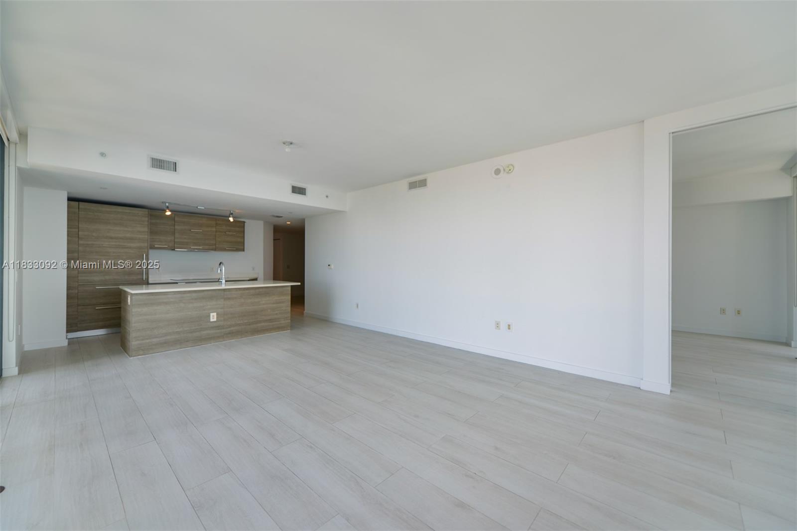 PARAISO BAY CONDO - Residential