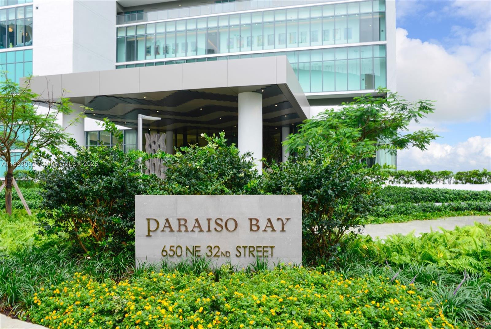 PARAISO BAY CONDO - Residential