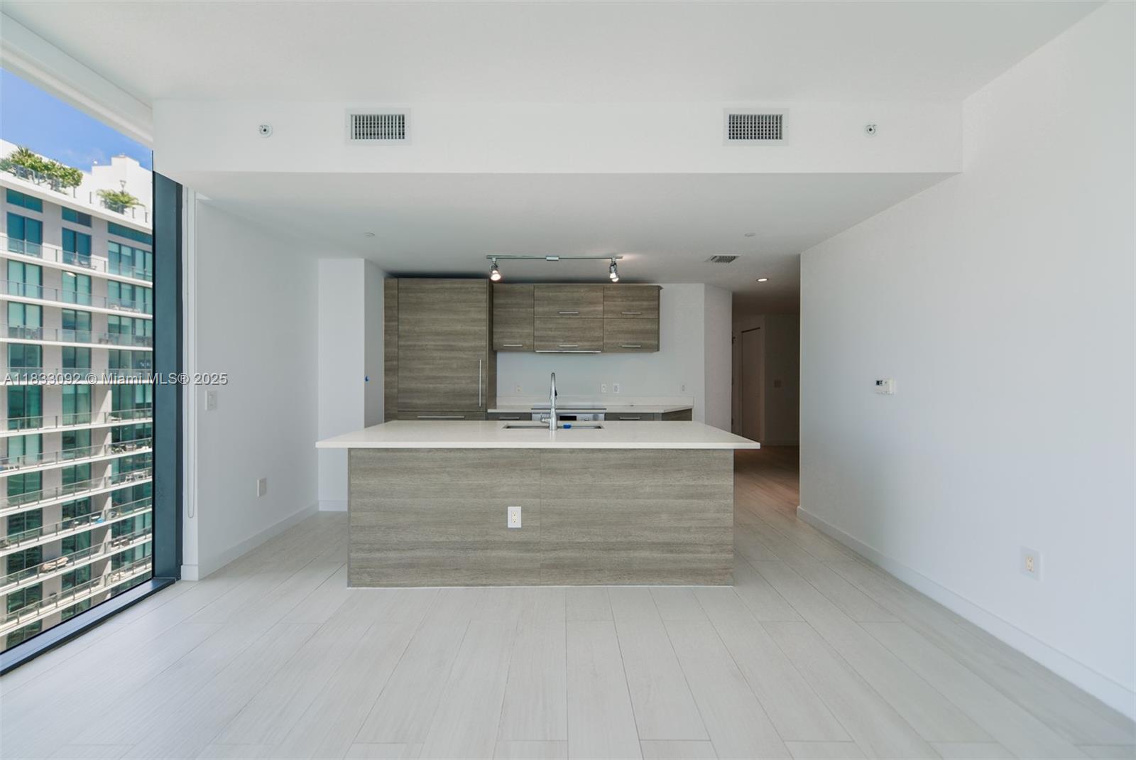 PARAISO BAY CONDO - Residential