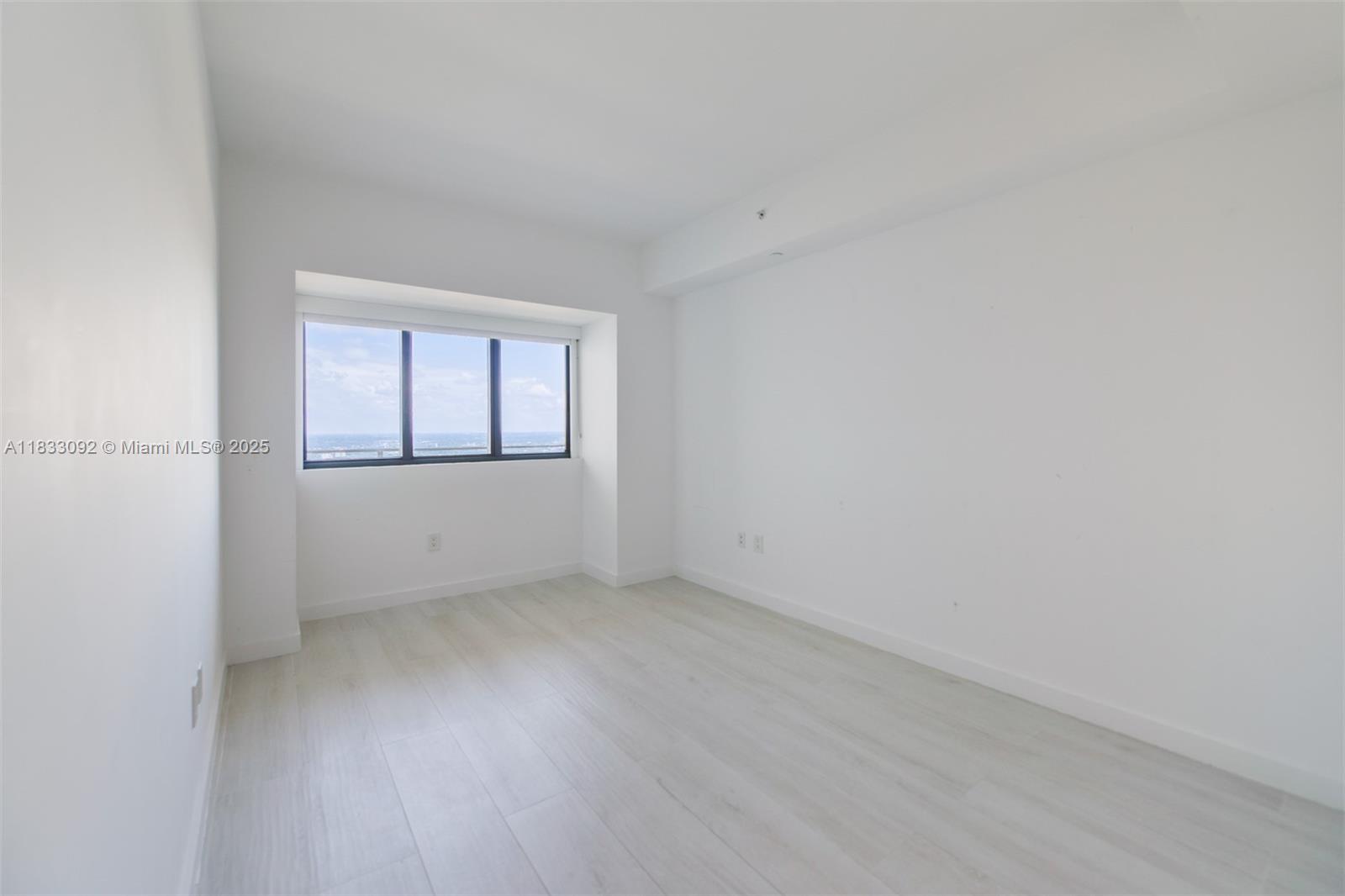 PARAISO BAY CONDO - Residential