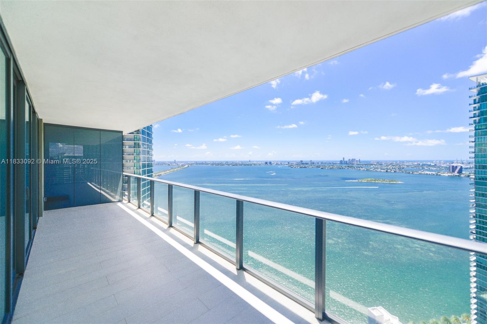 PARAISO BAY CONDO - Residential