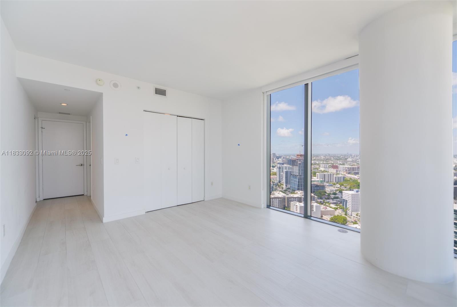 PARAISO BAY CONDO - Residential