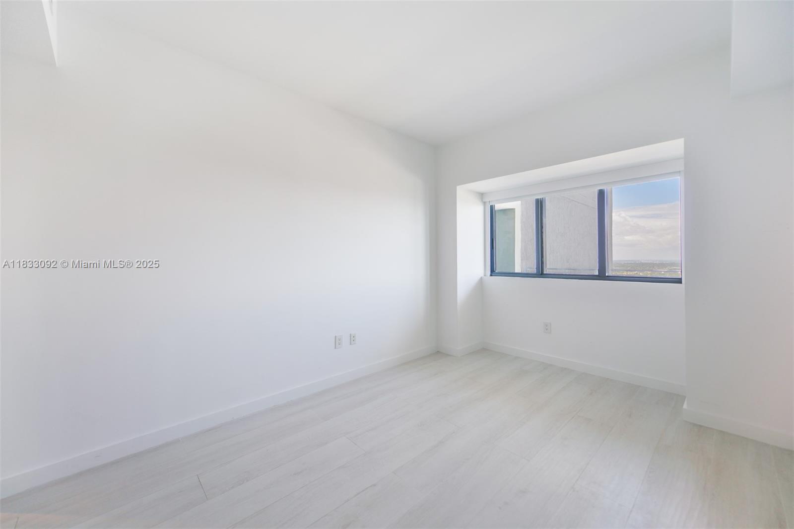 PARAISO BAY CONDO - Residential