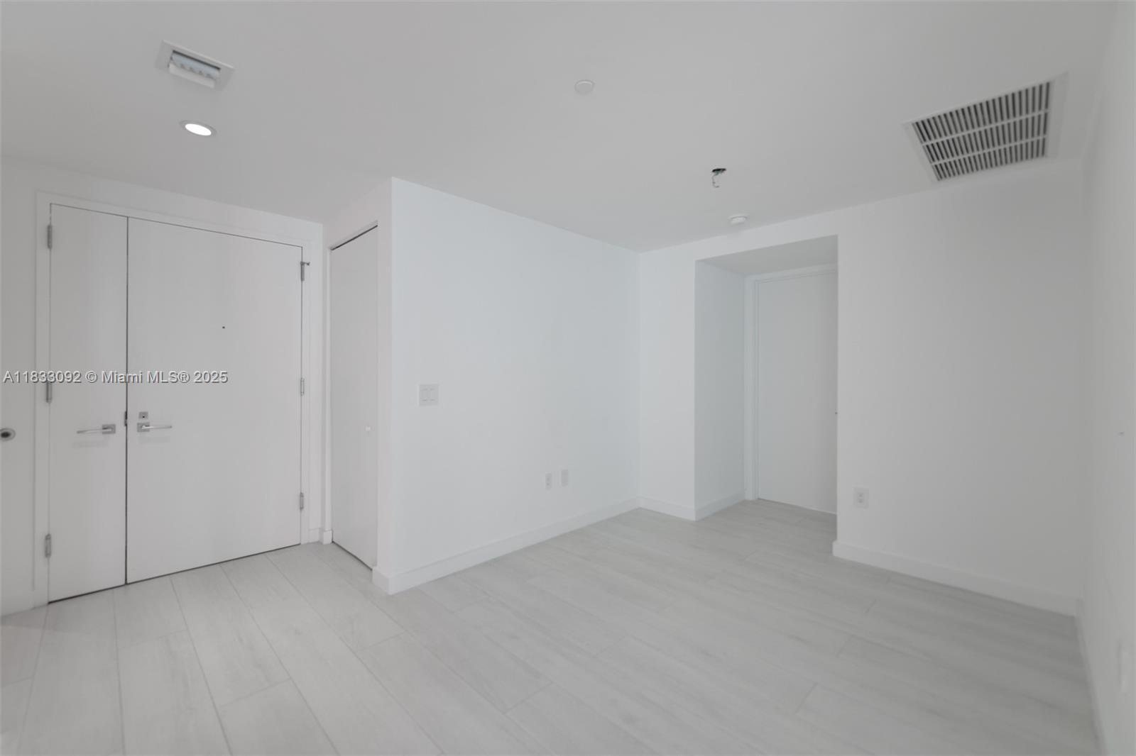 PARAISO BAY CONDO - Residential