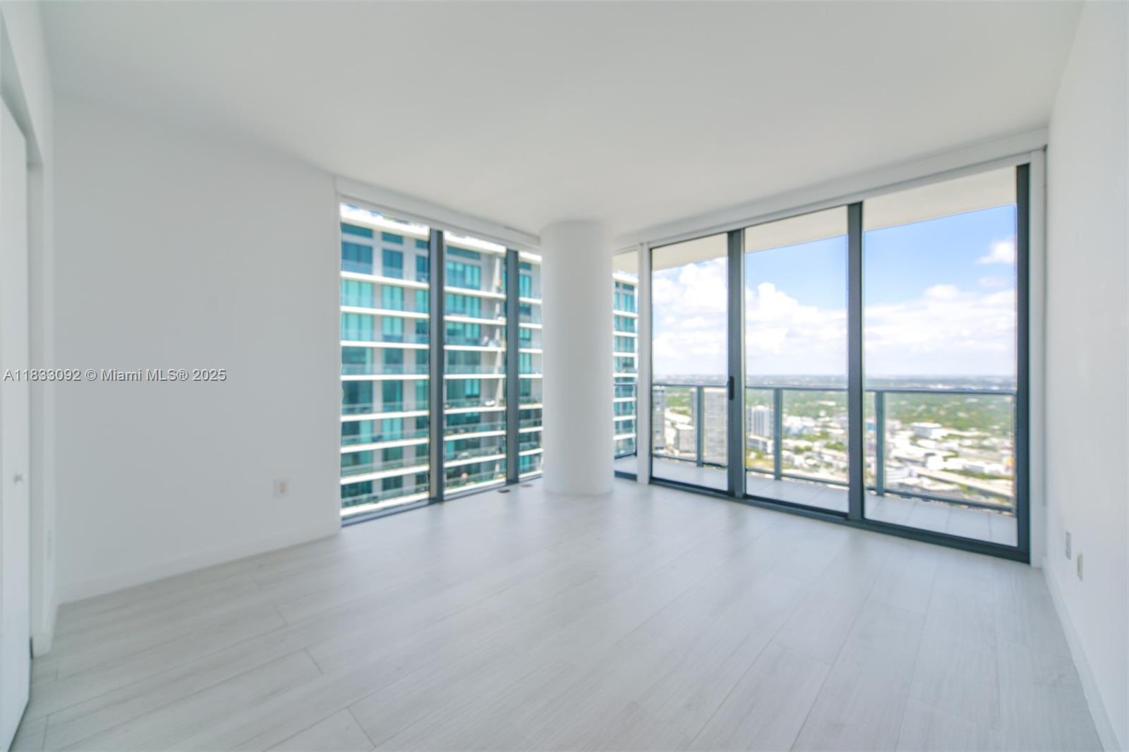 PARAISO BAY CONDO - Residential