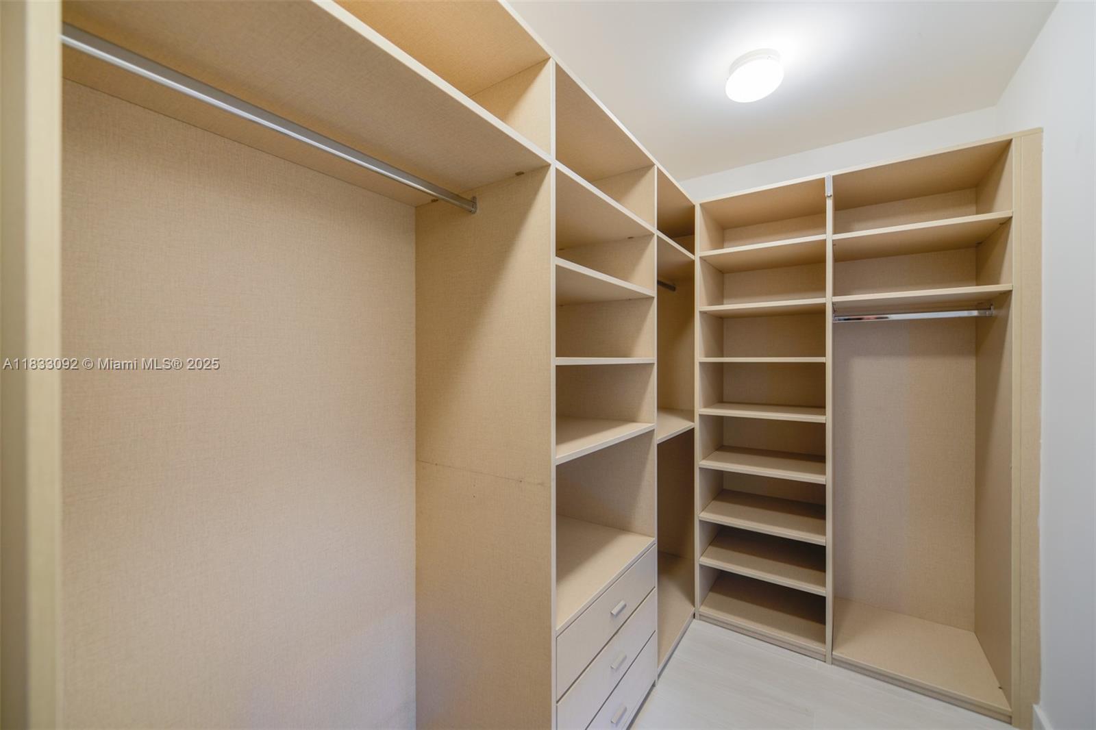 PARAISO BAY CONDO - Residential