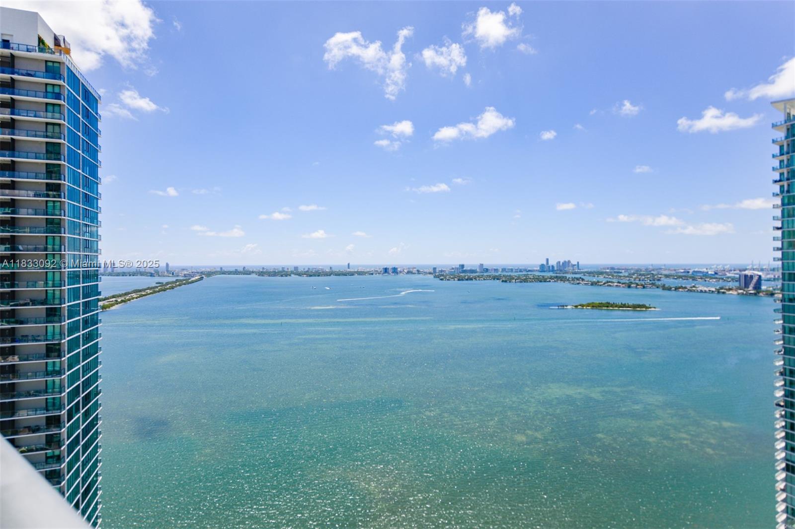 PARAISO BAY CONDO - Residential