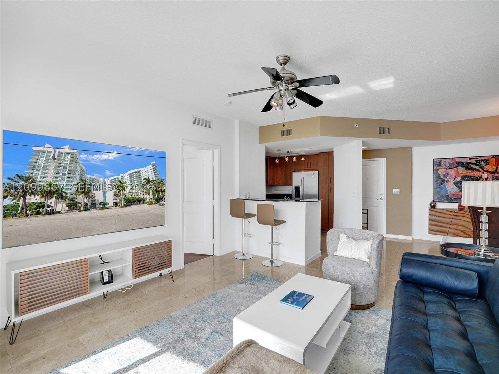 7900 Harbor Island Dr 911