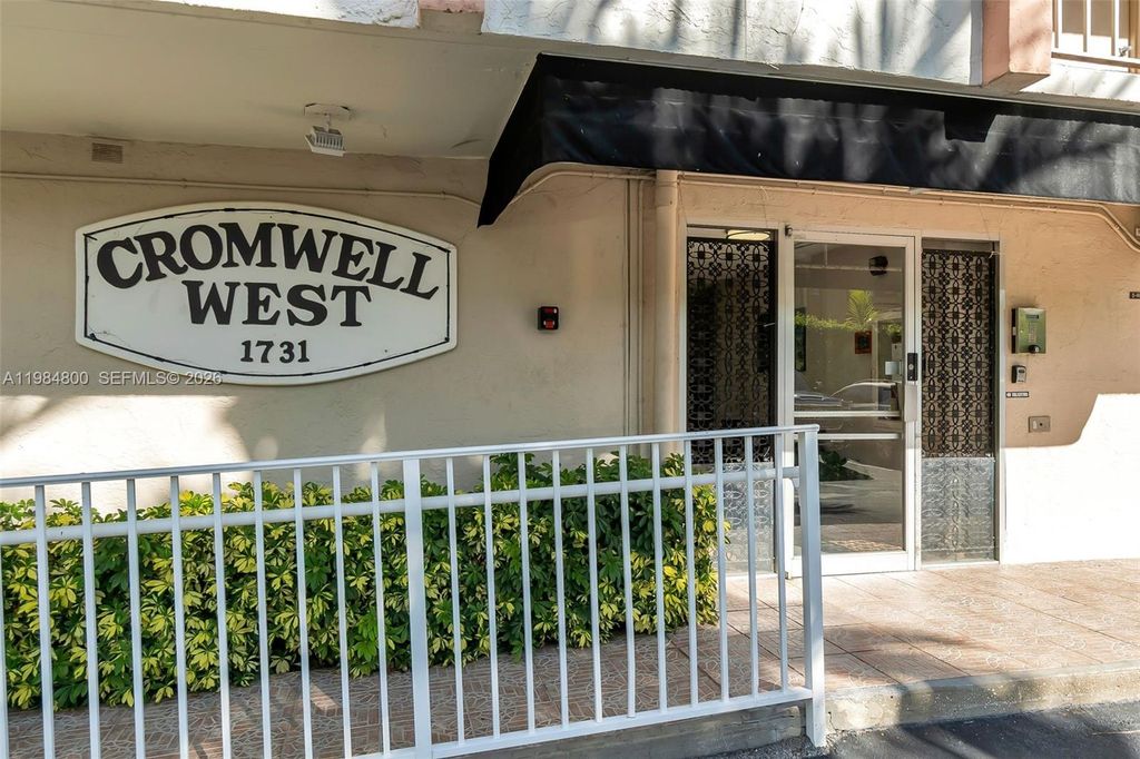 Photo of 1731 SE 15th St #406, Fort Lauderdale, FL 33316 (MLS # A11984800)