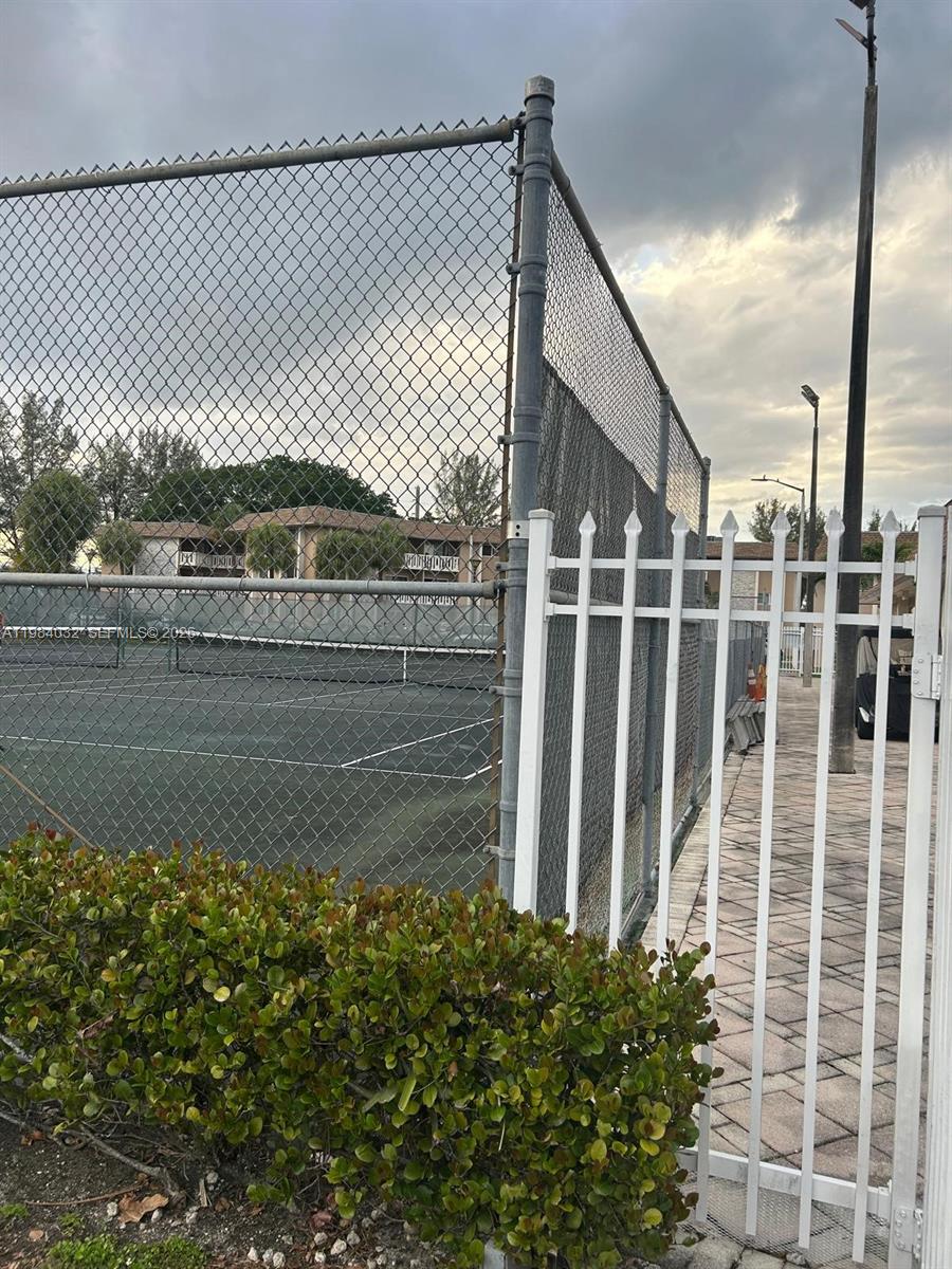 VILLAS OF MIAMI LAKES CON - Residential Lease