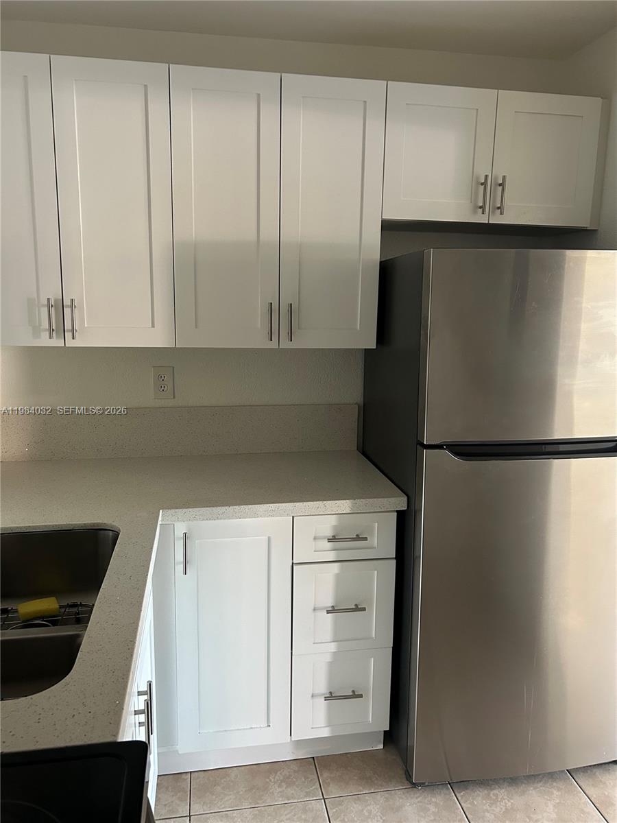 VILLAS OF MIAMI LAKES CON - Residential Lease