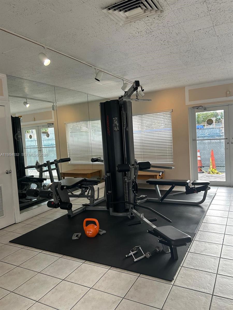 VILLAS OF MIAMI LAKES CON - Residential Lease