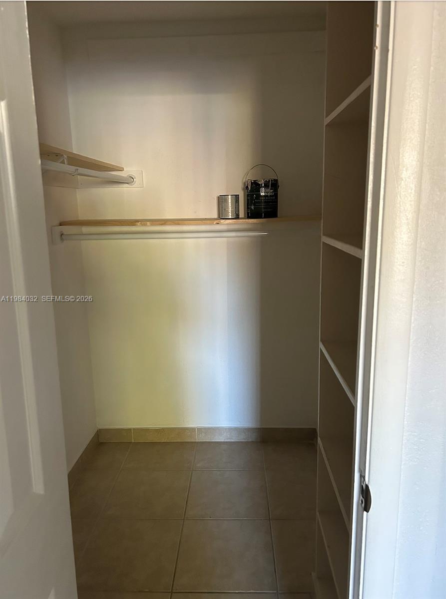 VILLAS OF MIAMI LAKES CON - Residential Lease