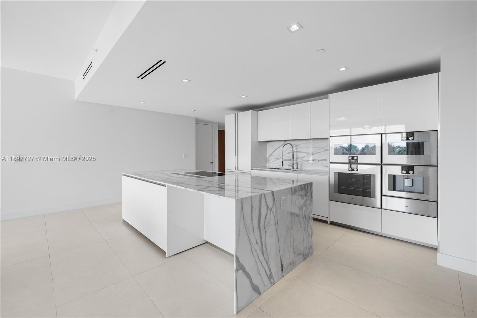 OCEANA BAL HARBOUR CONDO - Residential