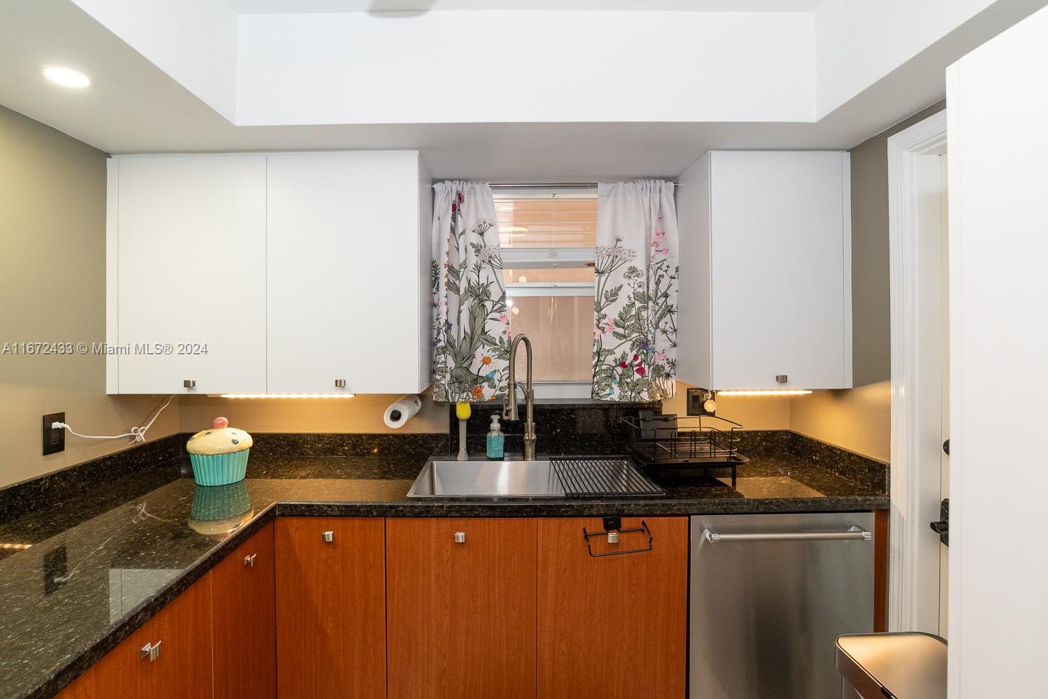 TARA EAST APARTMENTS COND - Residential