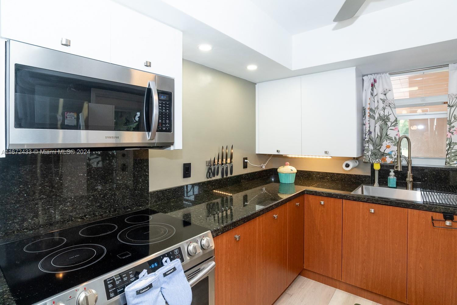 TARA EAST APARTMENTS COND - Residential