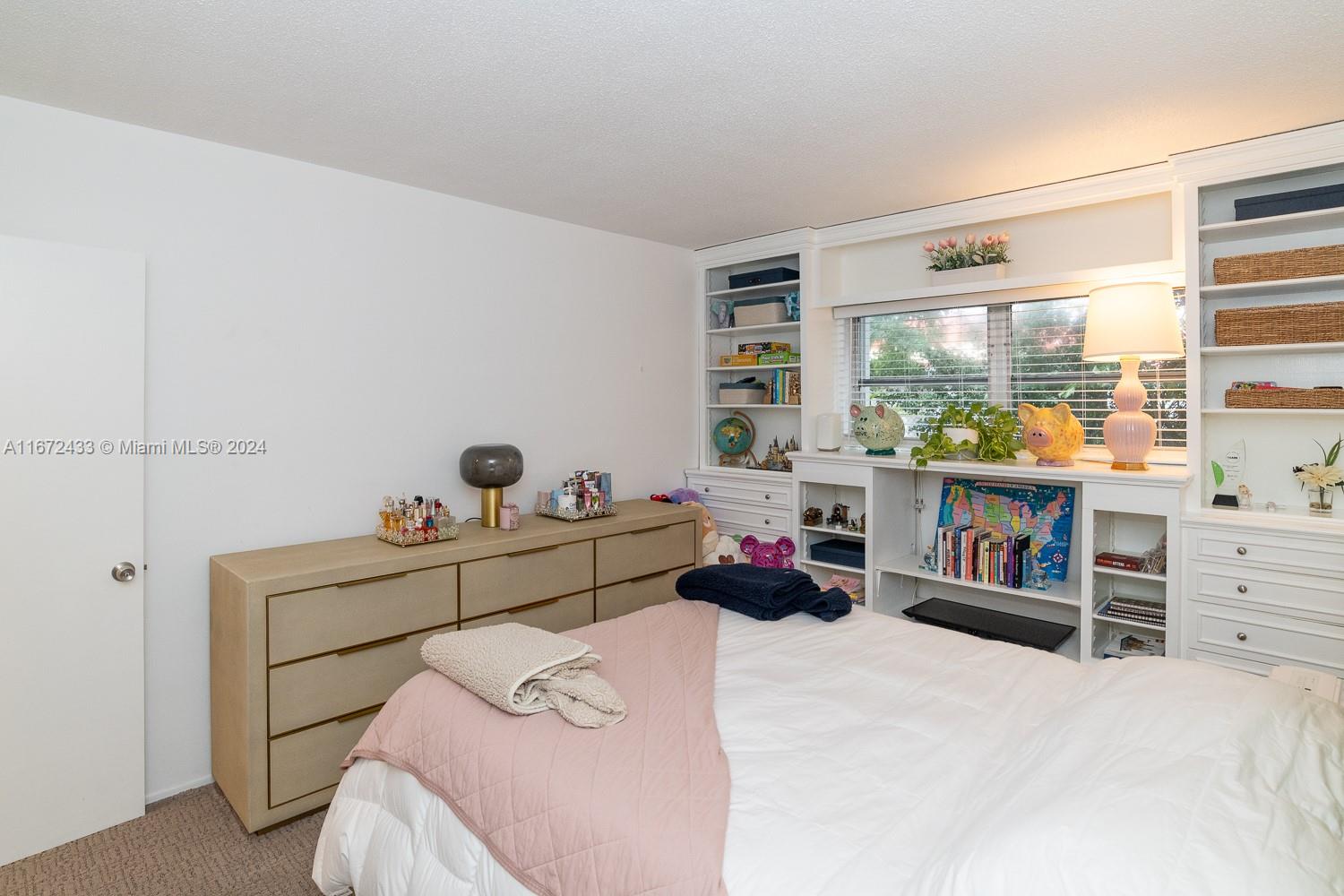 TARA EAST APARTMENTS COND - Residential