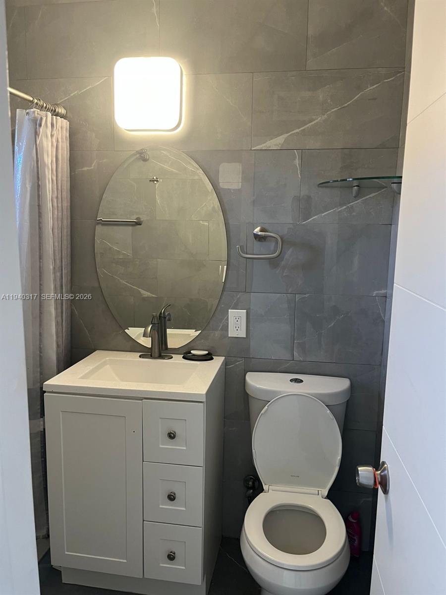 ENCLAVE WATERSIDE VILLAS - Residential