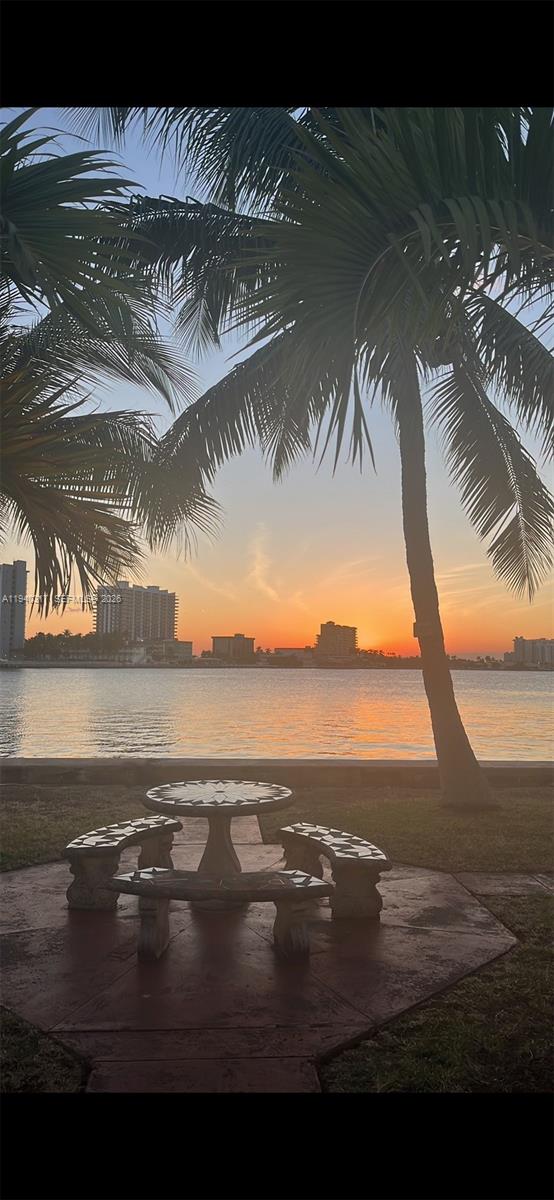 ENCLAVE WATERSIDE VILLAS - Residential