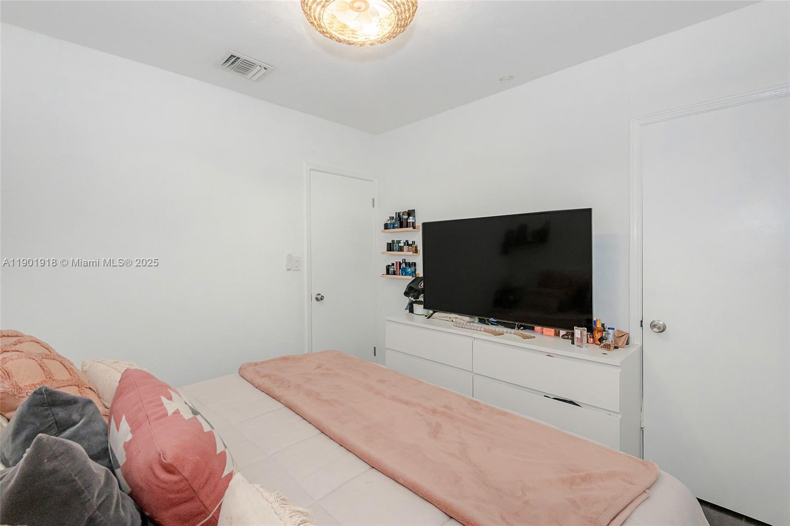 HOLLYWOOD PARK - Residential Income