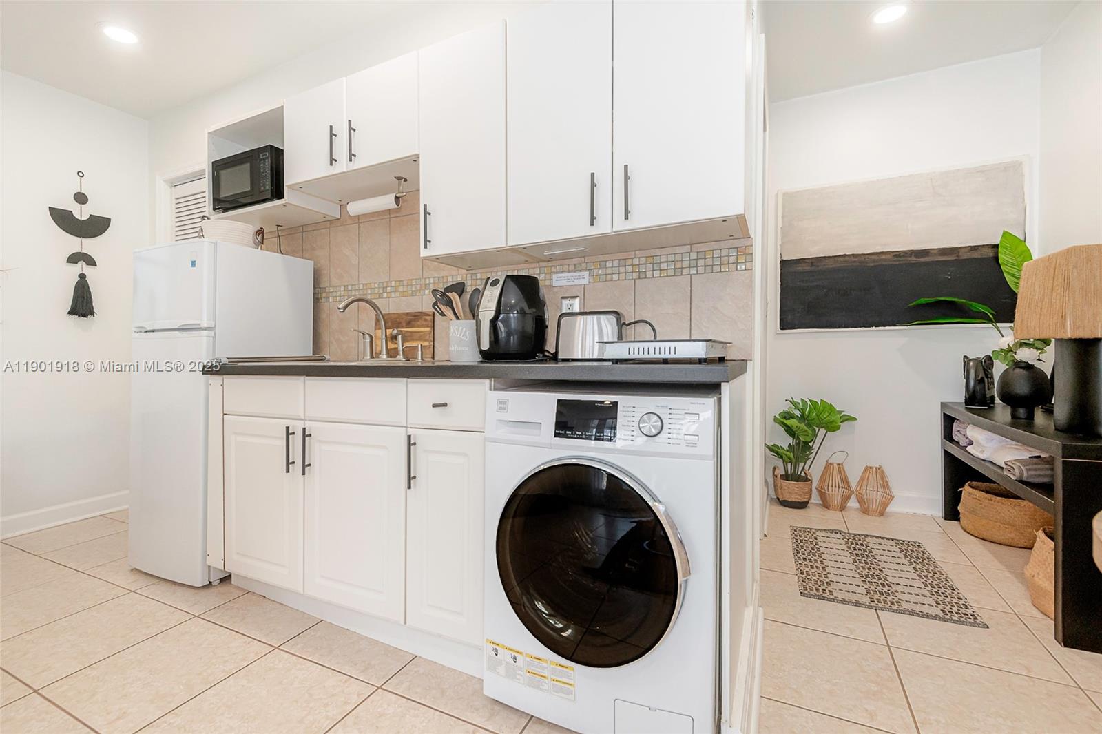 HOLLYWOOD PARK - Residential Income