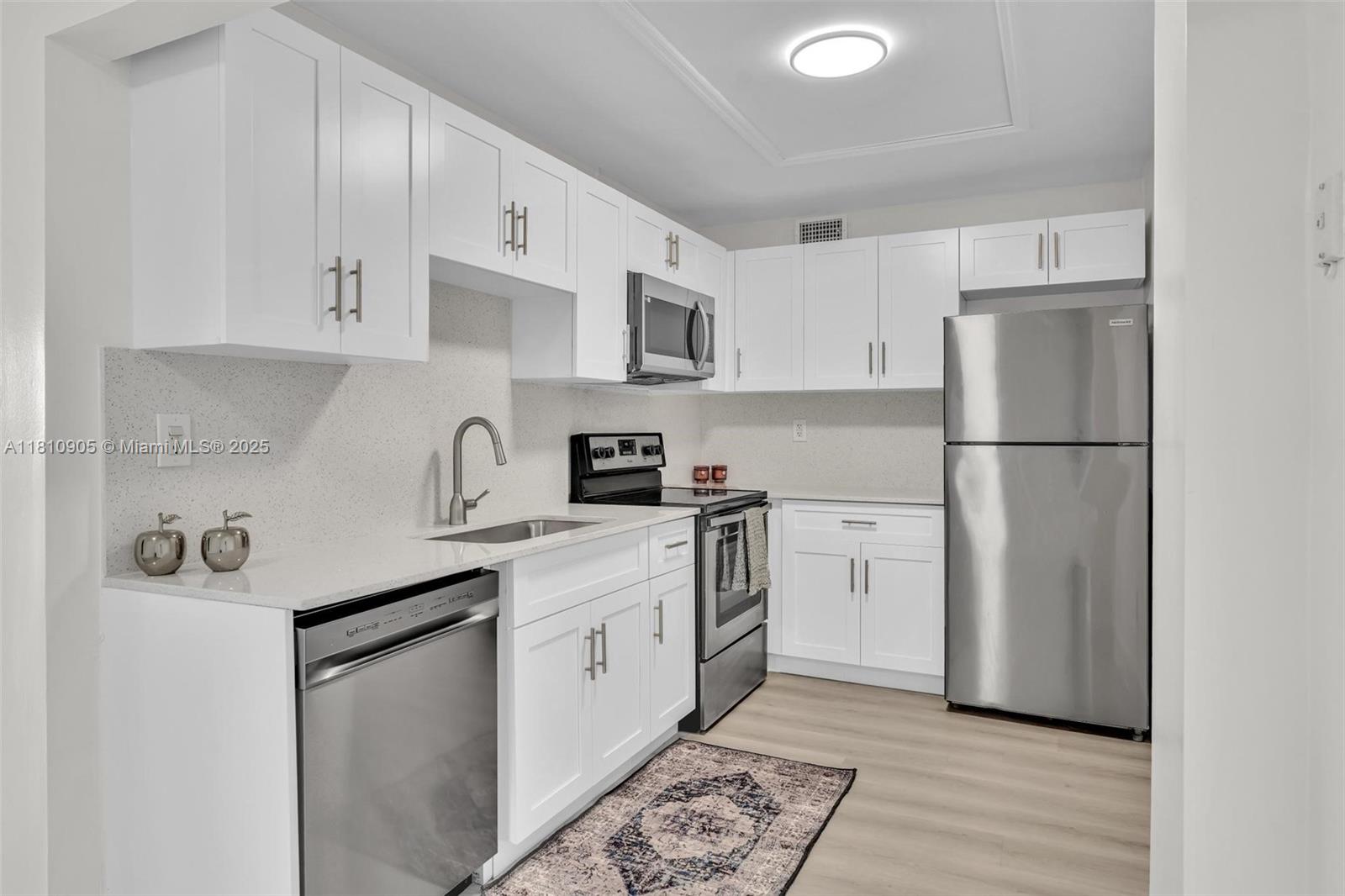 16465 Ne 22nd Ave 502, North Miami Beach, Miami-Dade County, Florida - 2 Bedrooms  
2 Bathrooms - 