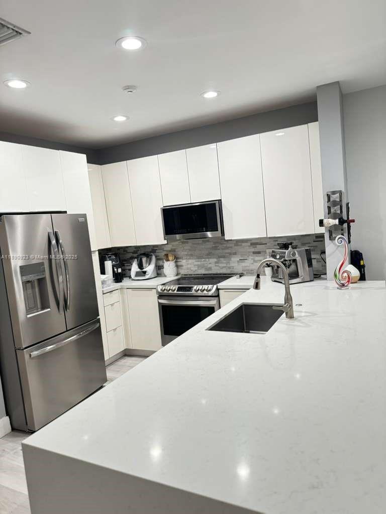 SECTOR 3 - PARCELS C D E - Residential Lease