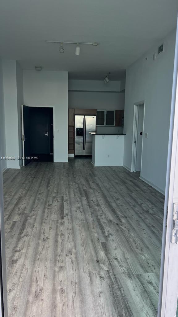 335 S BISCAYNE BL UPH-00