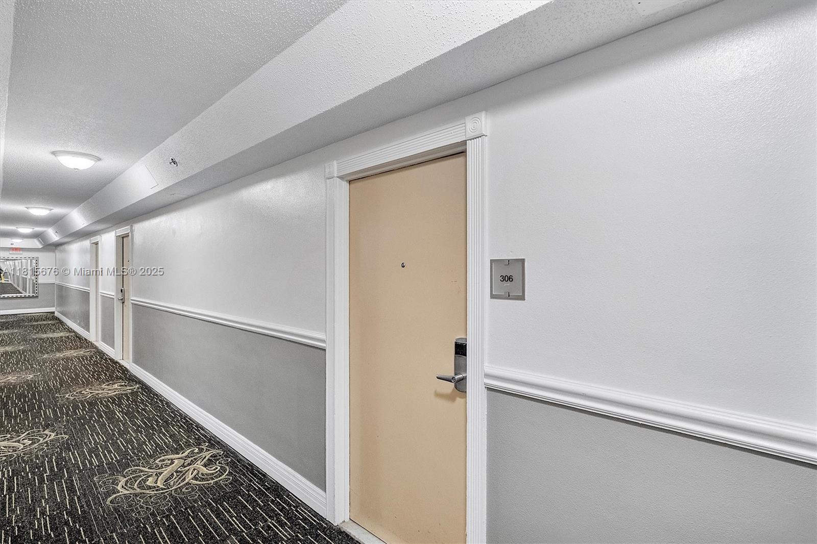19201 Collins Ave 306