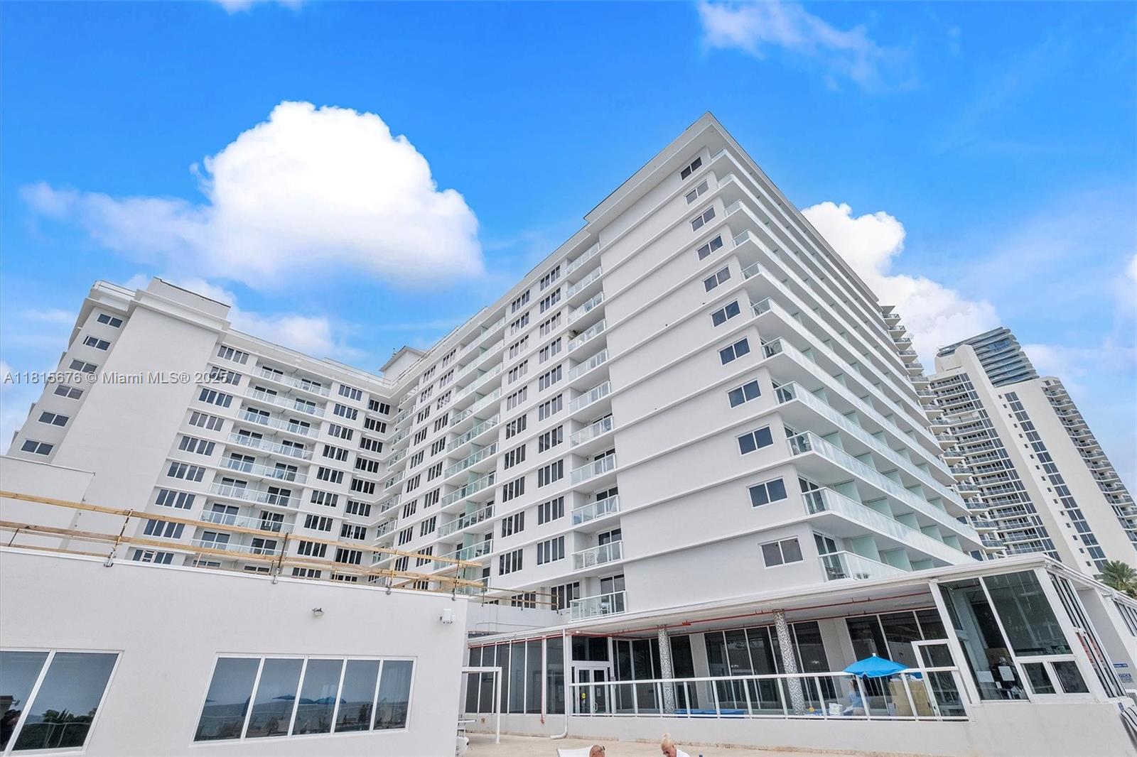 THE AVENTURA BEACH CLUB C - Residential