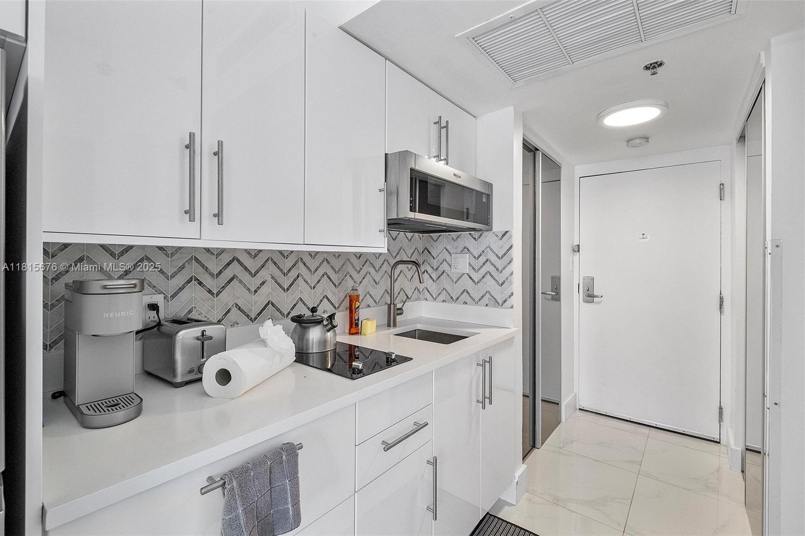 THE AVENTURA BEACH CLUB C - Residential